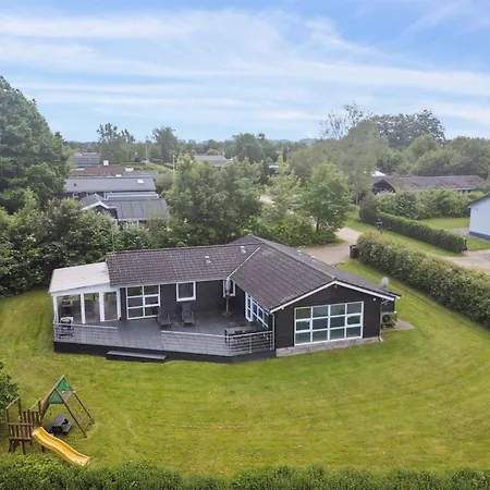 Peder - 950m From The Sea By Interhome