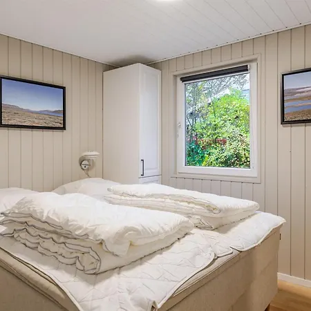 Peder - 950m From The Sea By Interhome